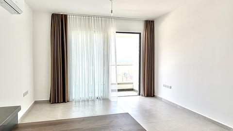 Studio Penthouse u Kyreniji, Bahçeli