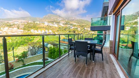Villa til salg i Alanya Tepe: 5 soveværelser med statsborgerskabsmulighed
