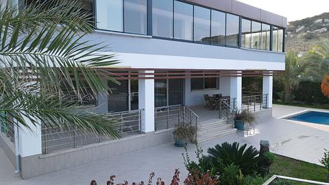 Luksuriøs 5+1 villa i Catalkoy