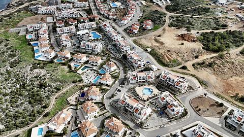 Kuzey Kıbrıs'ta Plaja Yakın Satılık 3 Yatak Odalı Girne Dairesi