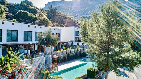 Girne Bellapais'te Modern 3 Yatak Odalı Daire