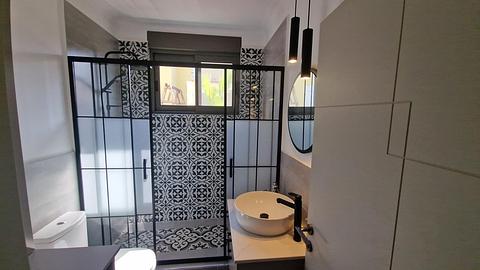 Fuldt møbleret villa med privat pool og elevator i Alanya