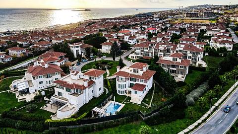 Til salg: Luksuriøs Beylikduzu villa med 6 til 8 soveværelser, pool og tæt på havet