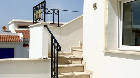 Potpuno Namješten Penthouse s 3 Spavaće Sobe, Krovnom Terasom i Vanjskim Roštiljem