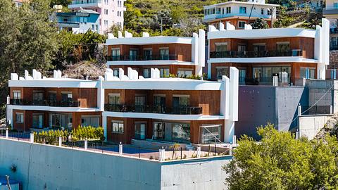Villa in Oba with 4 Bedrooms for Sale, Includes Citizenship and Sea View