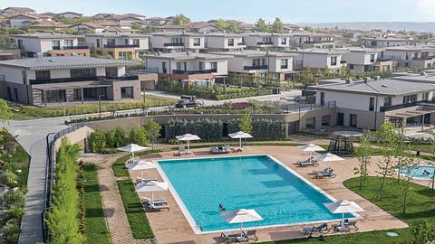 Charmerende Buyukcekmece Villa med 4-5 soveværelser og indendørs pool til salg