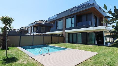 Sikre din investering i Istanbul: 7 eller 5 værelse villa med mulighed for statsborgerskab